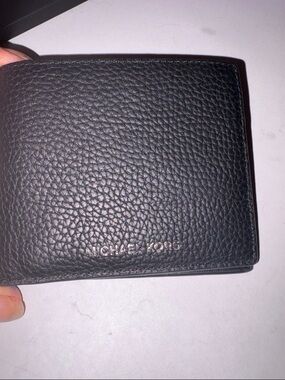 NWOT Michael Kors Black Pebbled Leather Bifold Wallet